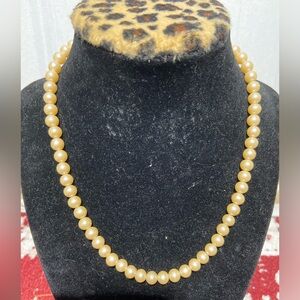 Vintage Faux Pearl Cream Color Necklace